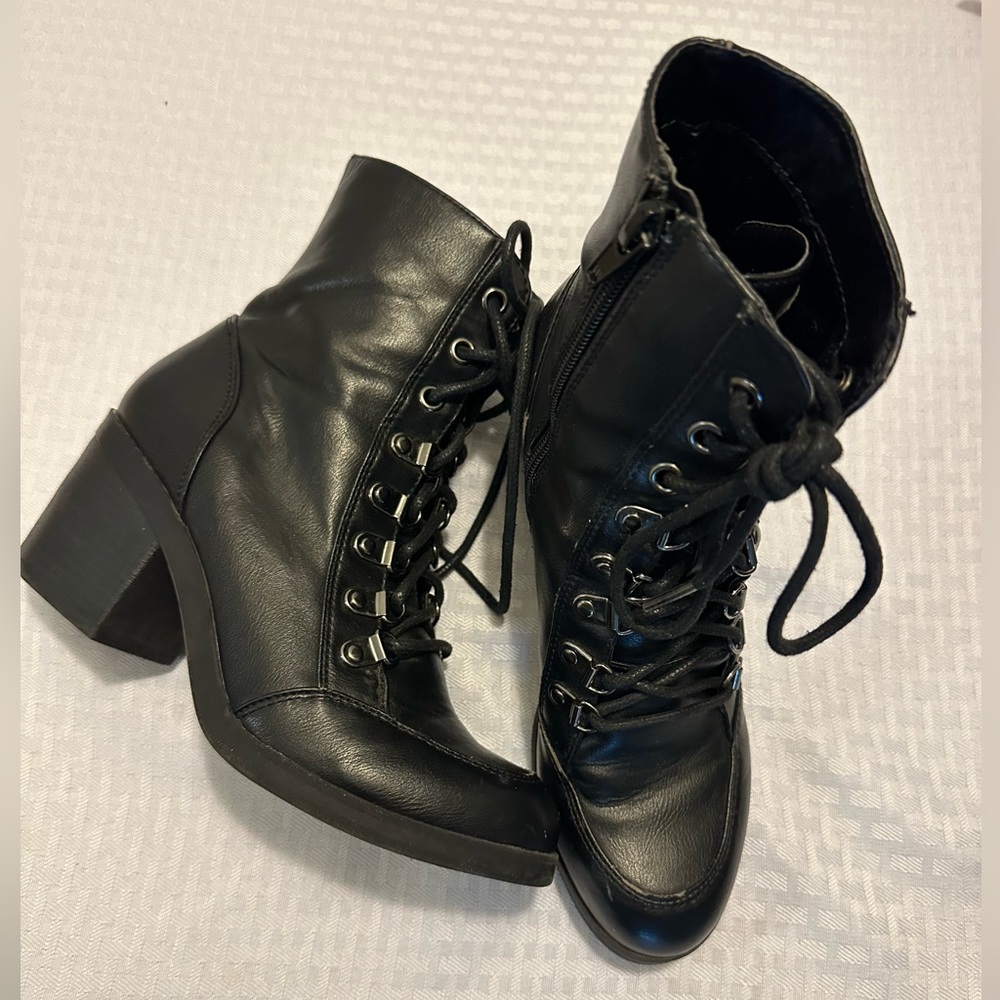 G by Guess Boots for Women Size 6M Black, used